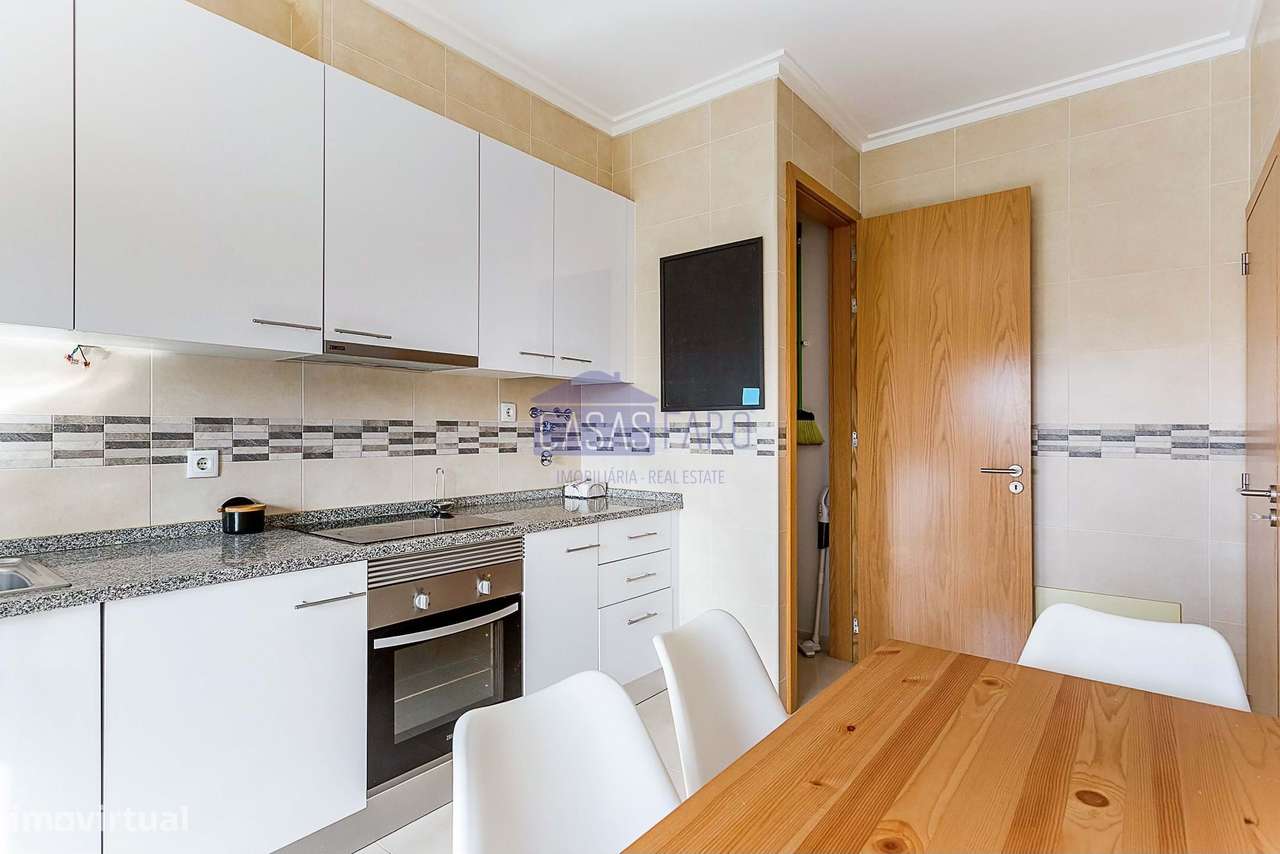 Apartamento T3 semi-novo nos arredores de Olhão na Zona Alta com estac - Grande imagem: 4/29
