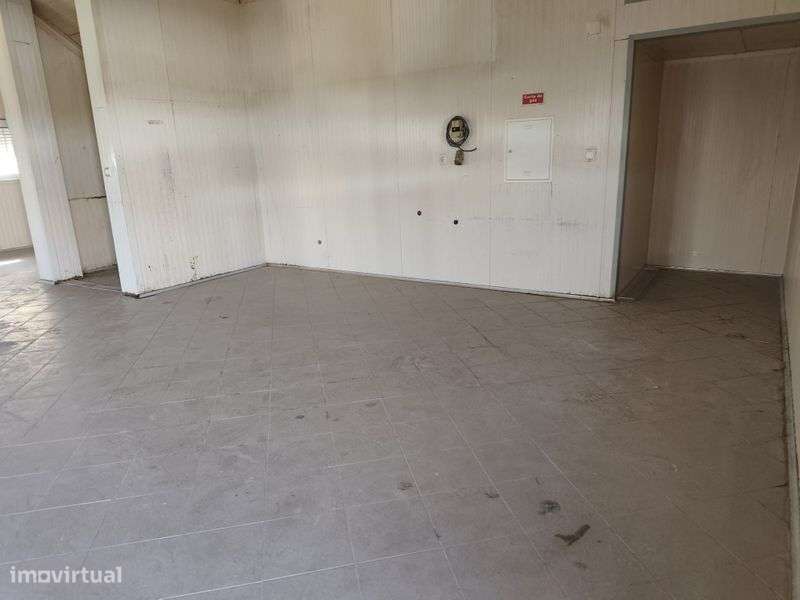 Armazém com 110m2 - Grande imagem: 4/6