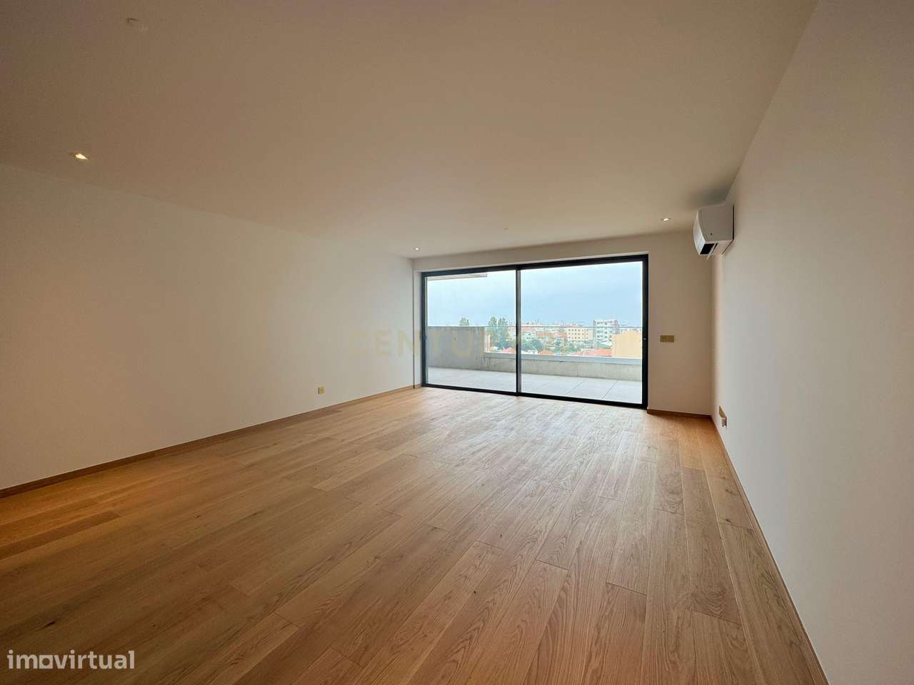 Apartamento T3 com varanda num condomínio fechado, Ocean Terrace, em L - Grande imagem: 4/16