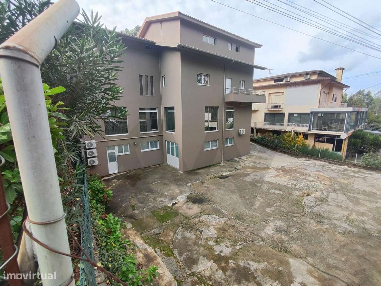 Prédio Misto com 4 frações-5