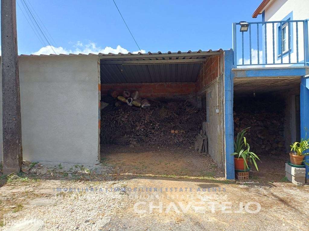 Moradia de Campo com Terreno, Furo de Água e Olival-28