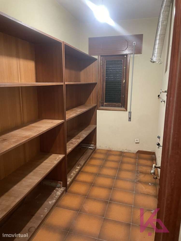 MORADIA T4 com Armazém-6