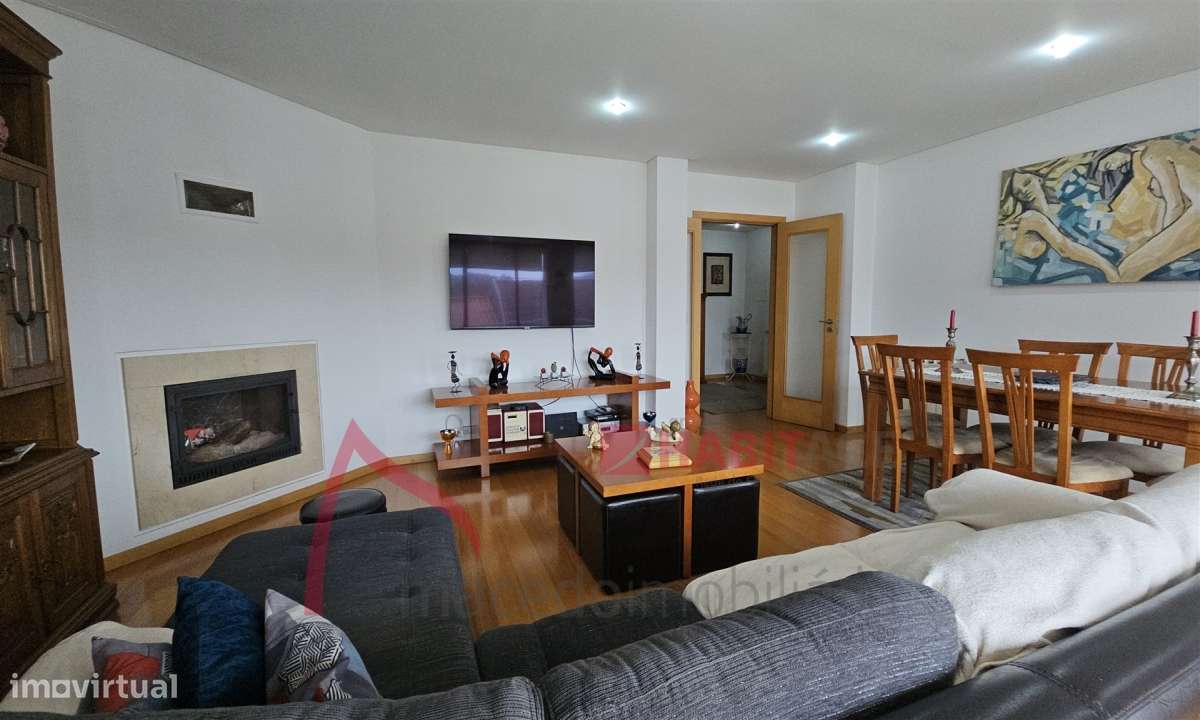 Apartamento T3 com 2 frentes e varandas em Ferreiros – Braga  O Seu Ap-18