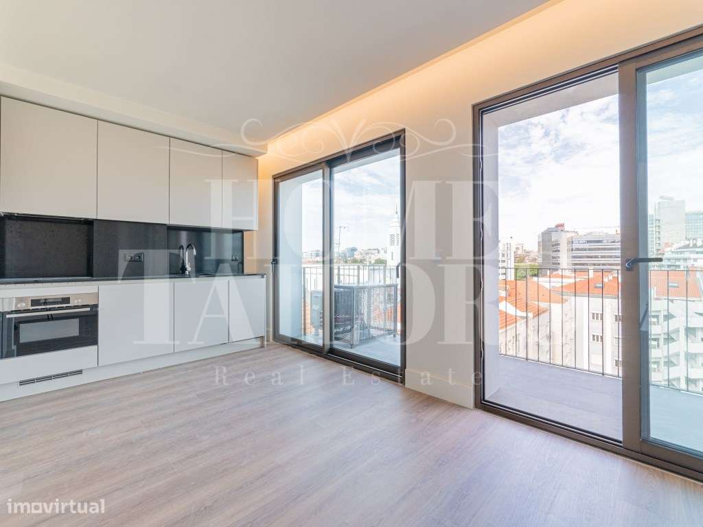 T1 com Varanda nas Avenidas Novas - Centralidade e Estilo no Coraçã... - Grande imagem: 5/20