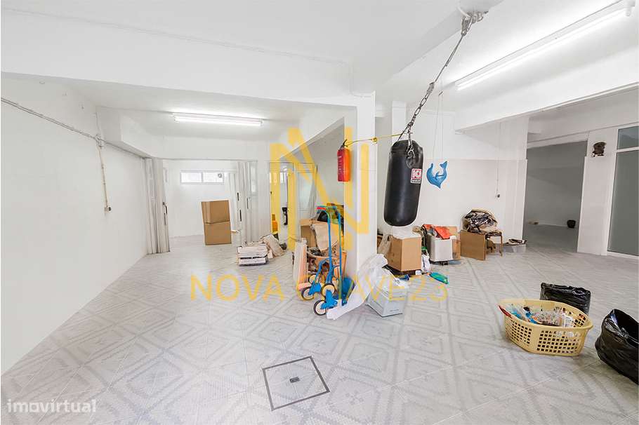 Armazém de 136m² na Avenida Santa Maria –Espaçoso, Luminoso e Versátil-9