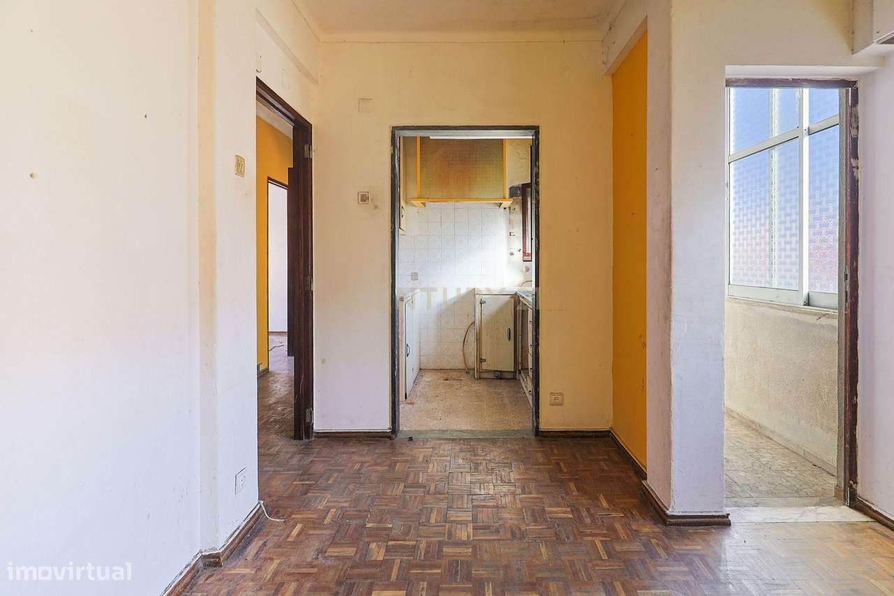 Apartamento T1 para remodelação na Trafaria - Grande imagem: 4/12