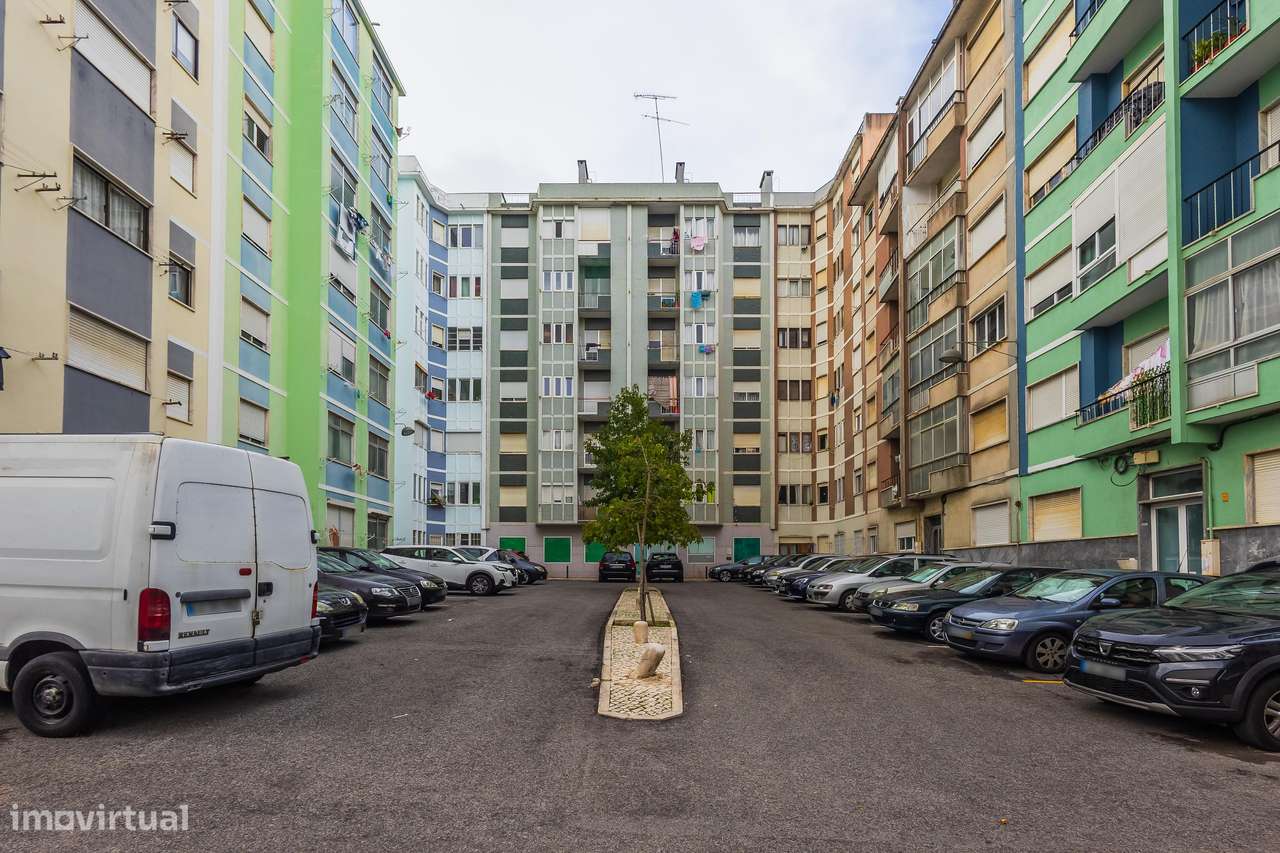 Apartamento T2 em Agualva-Cacém-18