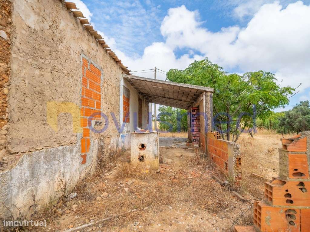 Quinta de 2,1 ha com Potencial para Turismo Rural- Guia Valverde-14