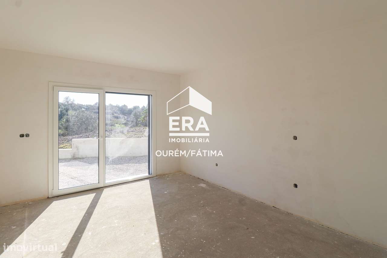 Moradia T4, térrea, em fase final de construção-8