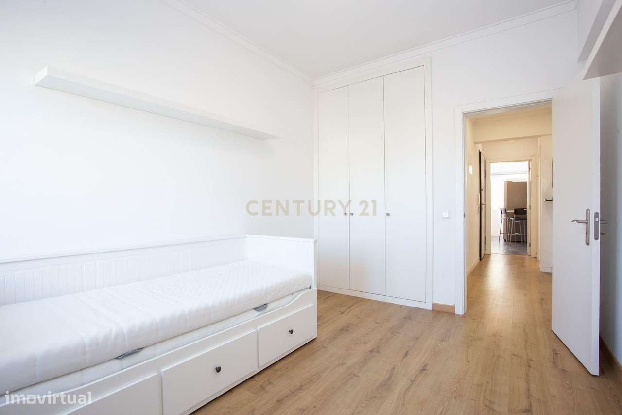 Apartamento T2 a venda Renovado e Mobilado | Pronto a Habitar-12