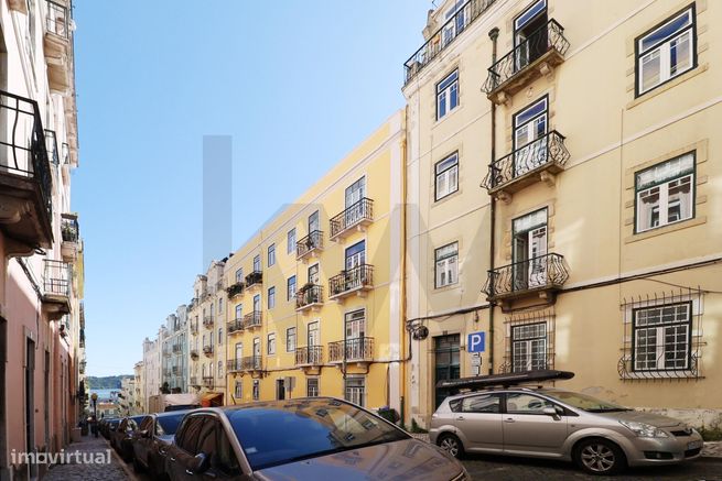 T2 de 122 m2 remodelado com varanda na Estrela - Luminoso-29
