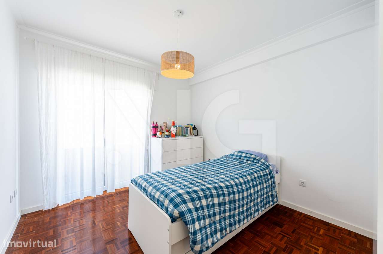 T2+1 com Varandas, Lugar de garagem, Totalmente Remodelado - Paranhos-25