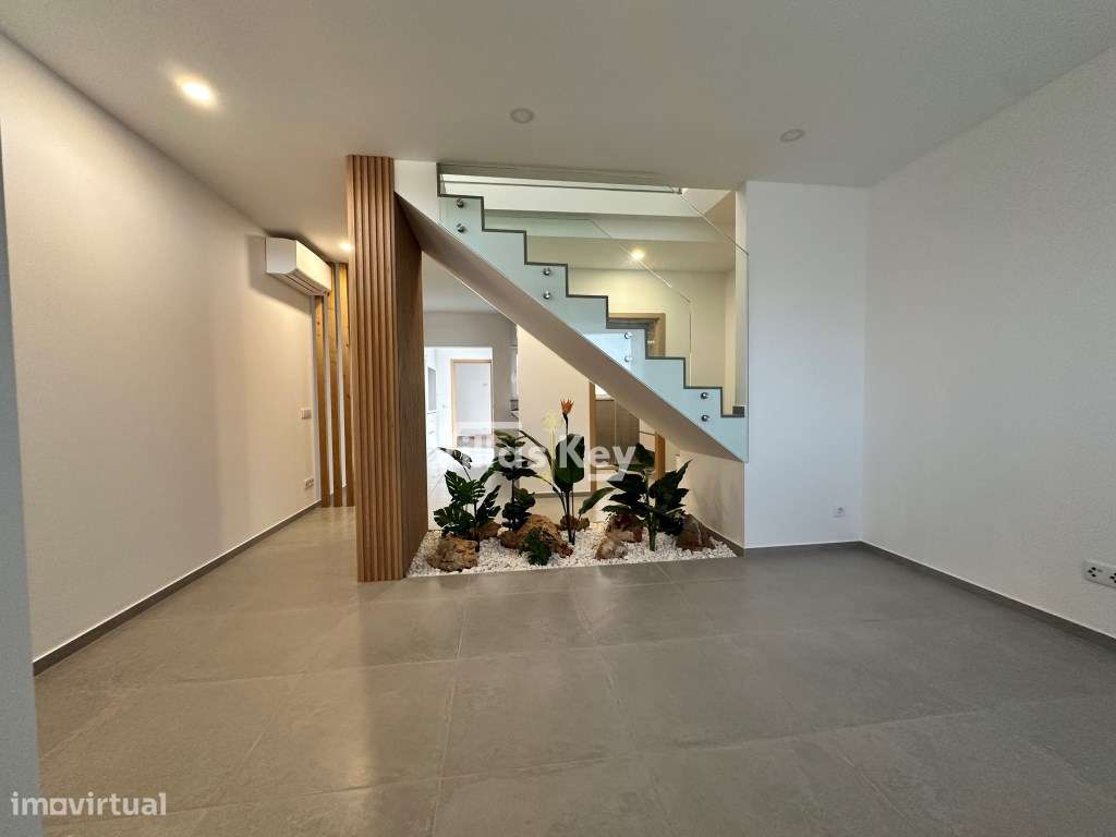 Moradia 6 quartos, no centro de Lagos com excelente vista mar, Lago...-7