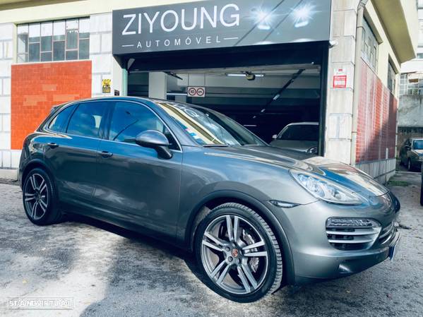 Porsche Cayenne - 2