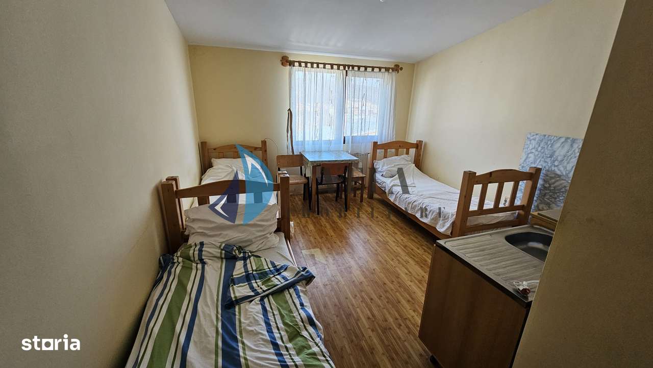 Cazare 3/6/9/12+ muncitori, parcare - Imagine principală: 3/7