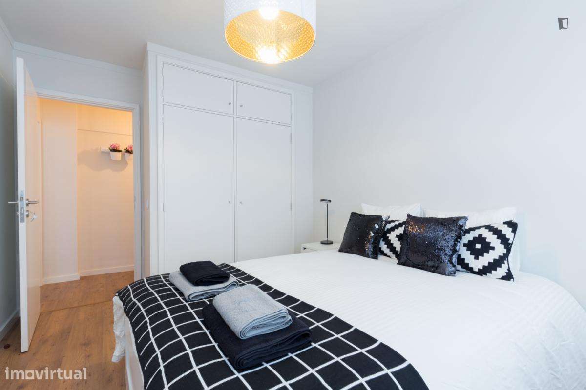 Quarto - localizado em Senhora da Hora Porto - Grande imagem: 4/7