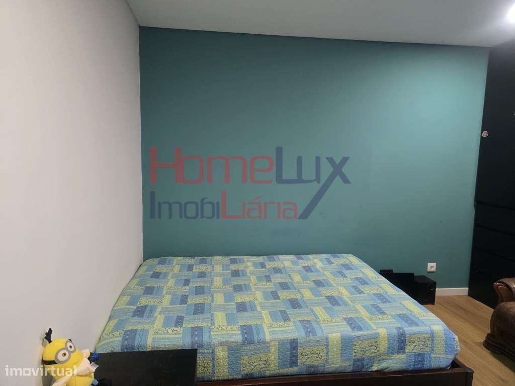 Andar Moradia T3 com Logradouro Privativo e Box para 2 carros !-17