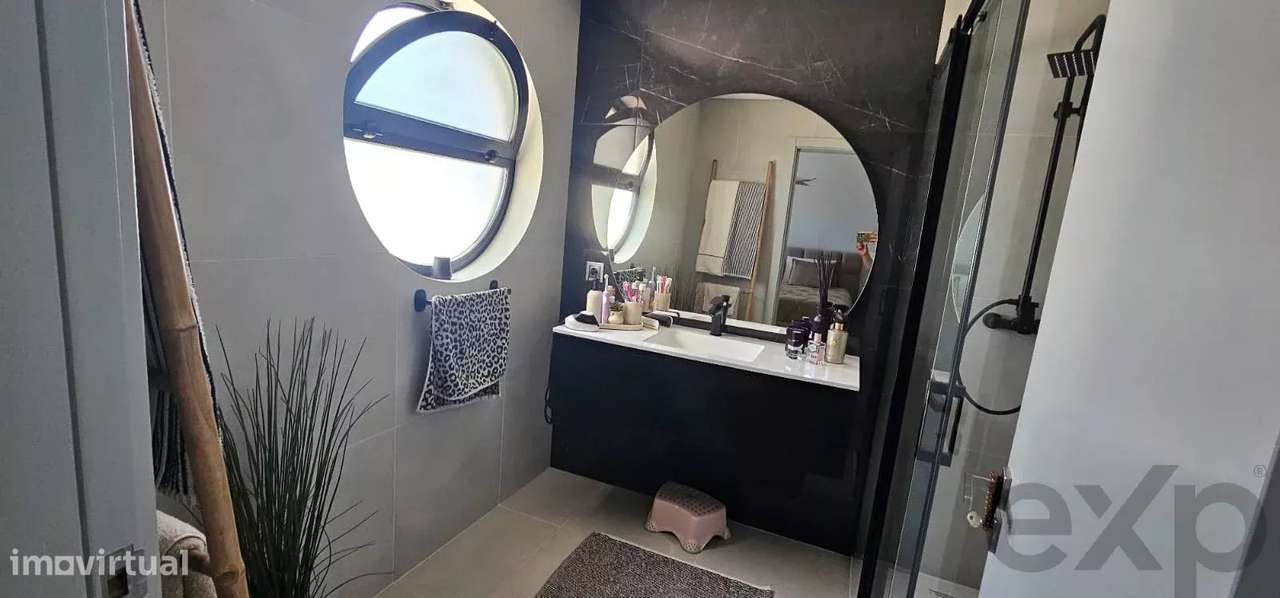 Residência Geminada Elegante em Quelfes, Portugal - Grande imagem: 4/16