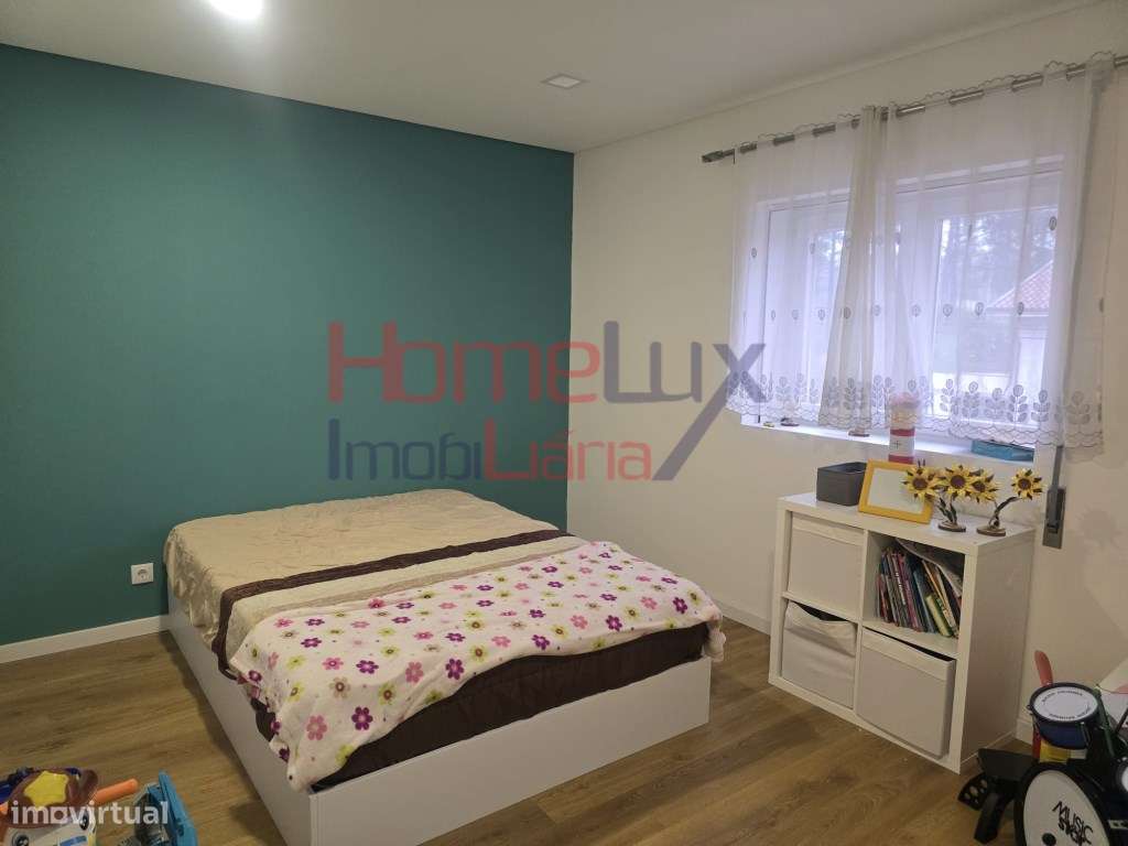 Andar Moradia T3 com Logradouro Privativo e Box para 2 carros !-15