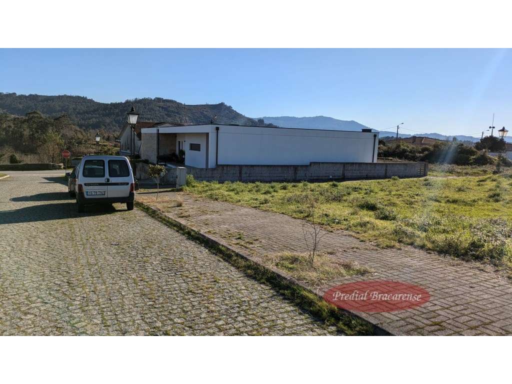 Lote para moradia individual no Pico, Vila Verde.-5
