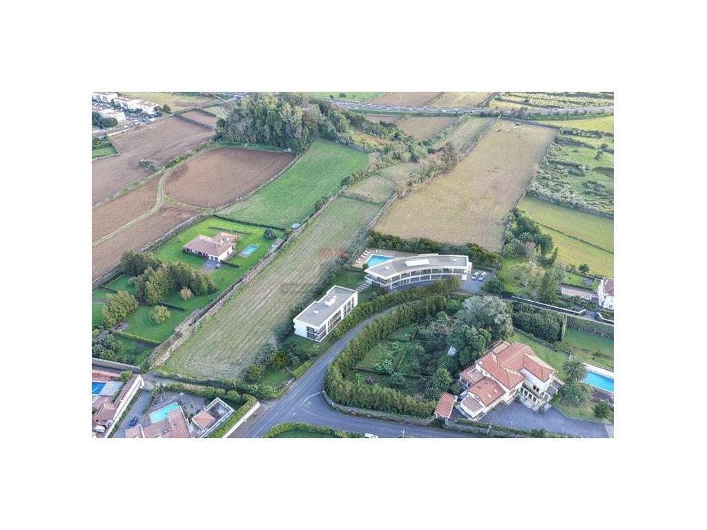Terreno com 29.280 m2 | Excelente Localização | Ponta Delgada - São...-0
