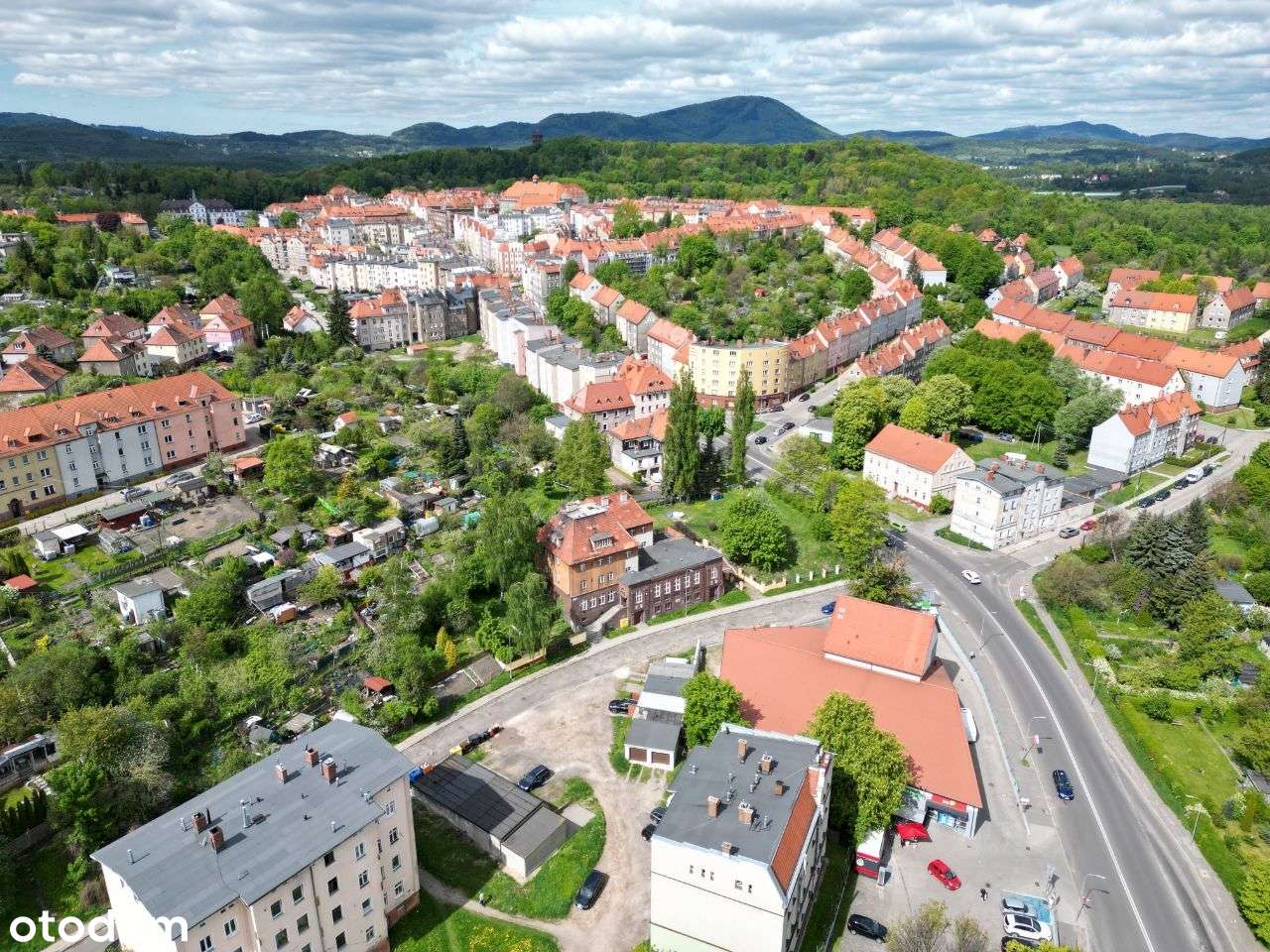 Nieruchomość idealna na szkołę, przychodnię, apartamenty-2