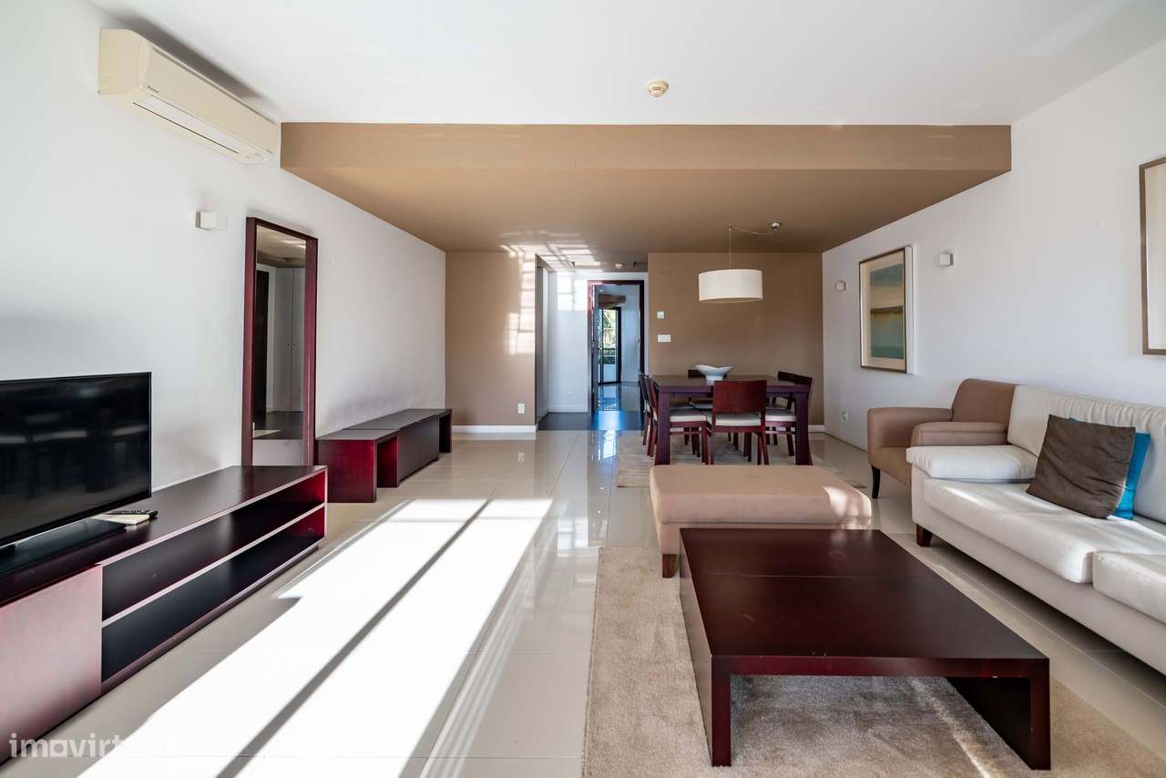 Apartamento T3 bem localizado - Grande imagem: 3/22