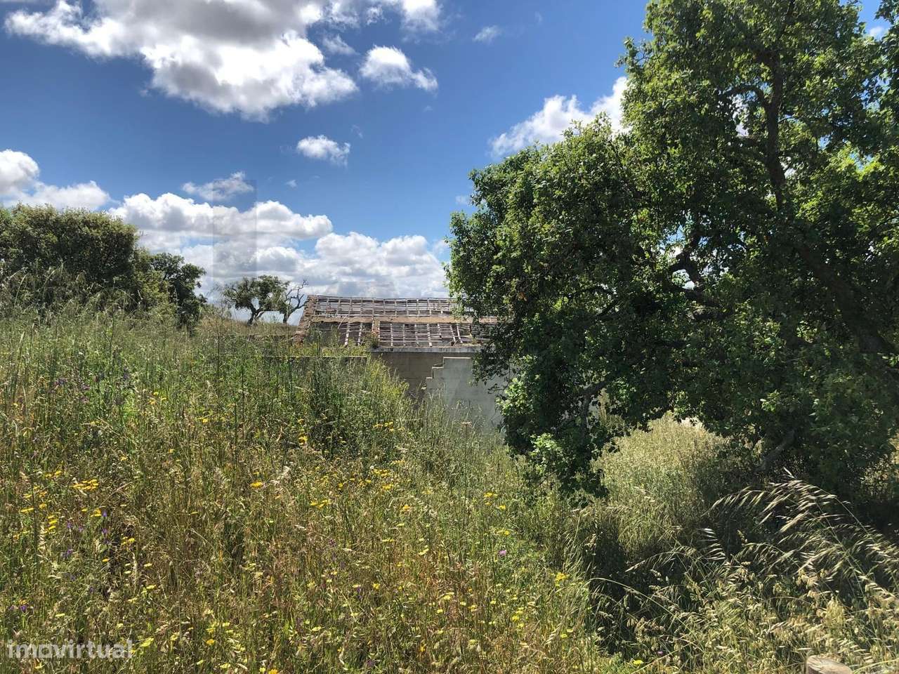 Prédio Misto com ruína em São Bartolomeu da Serra, Santiago do Cacém - Grande imagem: 5/17