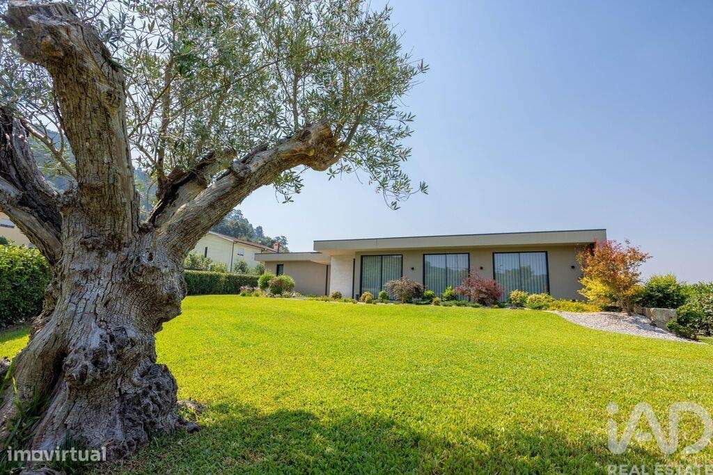 Moradia térrea T3 em Santo Tirso, Couto e Burgães de 275 m2 - Grande imagem: 3/39