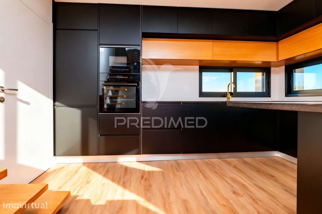 Moradia Bi-Familiar T5 em Real - Grande imagem: 2/34