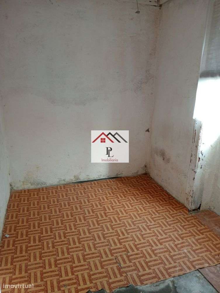 Moradia Térrea T1+1 para reconstrução no Meco em Montemor -o Velho-30