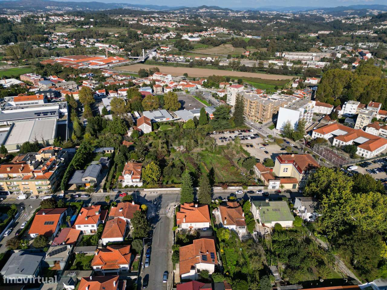 Terreno para construção em altura com Palacete - Santo Tirso - Grande imagem: 4/35