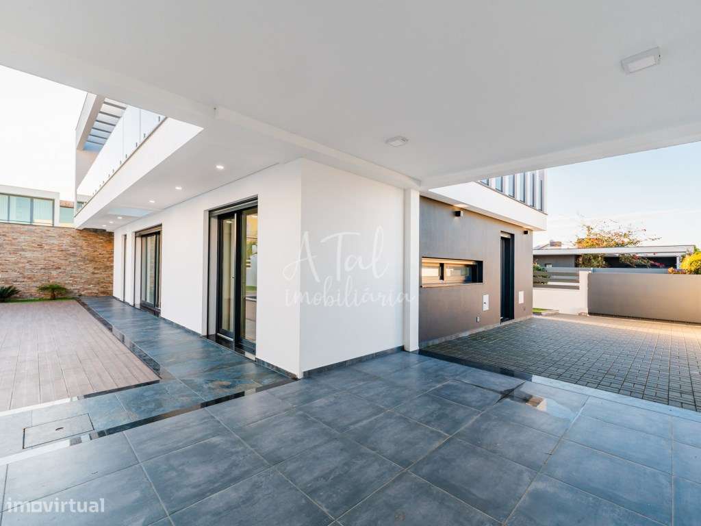 Moradia V4 com piscina em Azeitão-6