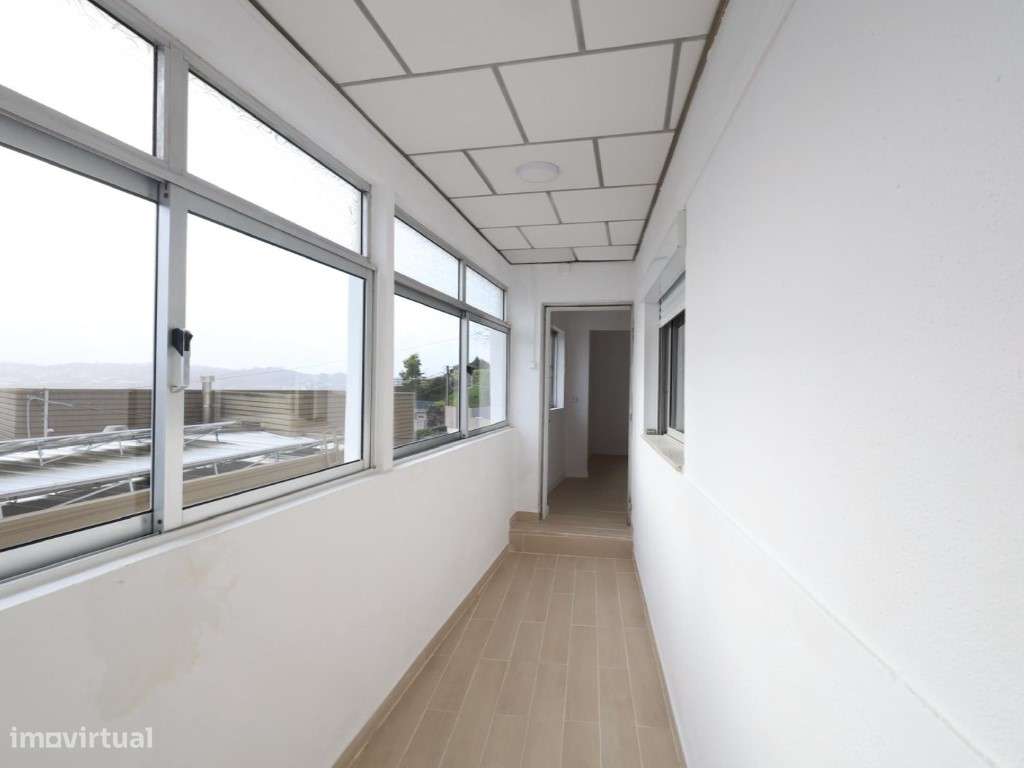 Moradia com 3 habitações independentes-8