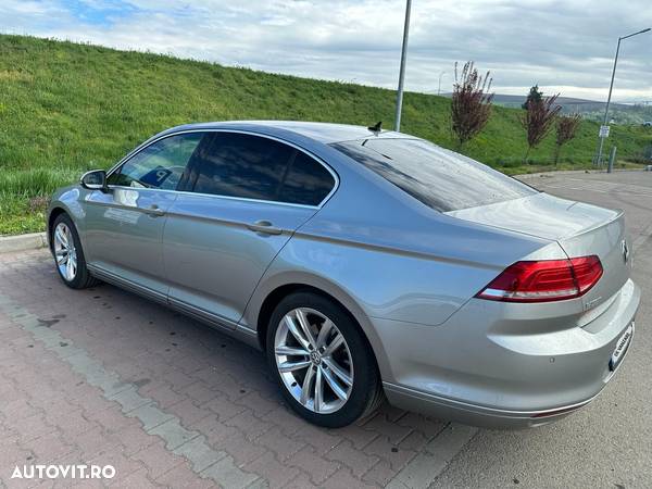 Volkswagen Passat 2.0 TDI DSG Highline - 6