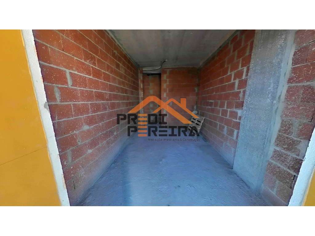 *NOVA CONSTRUÇÃO*
T3 situado em condomínio fechado, com varanda de...-27