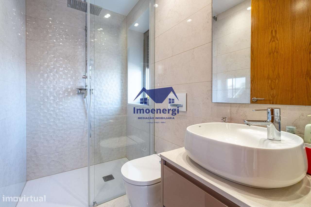 Excelente Moradia T4 de Luxo – 4 Frentes - Argivai-16