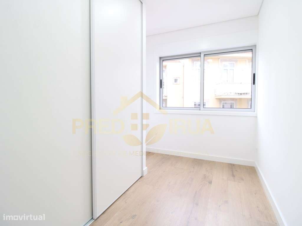 T2 renovado centro da cidade do Porto - Grande imagem: 4/8