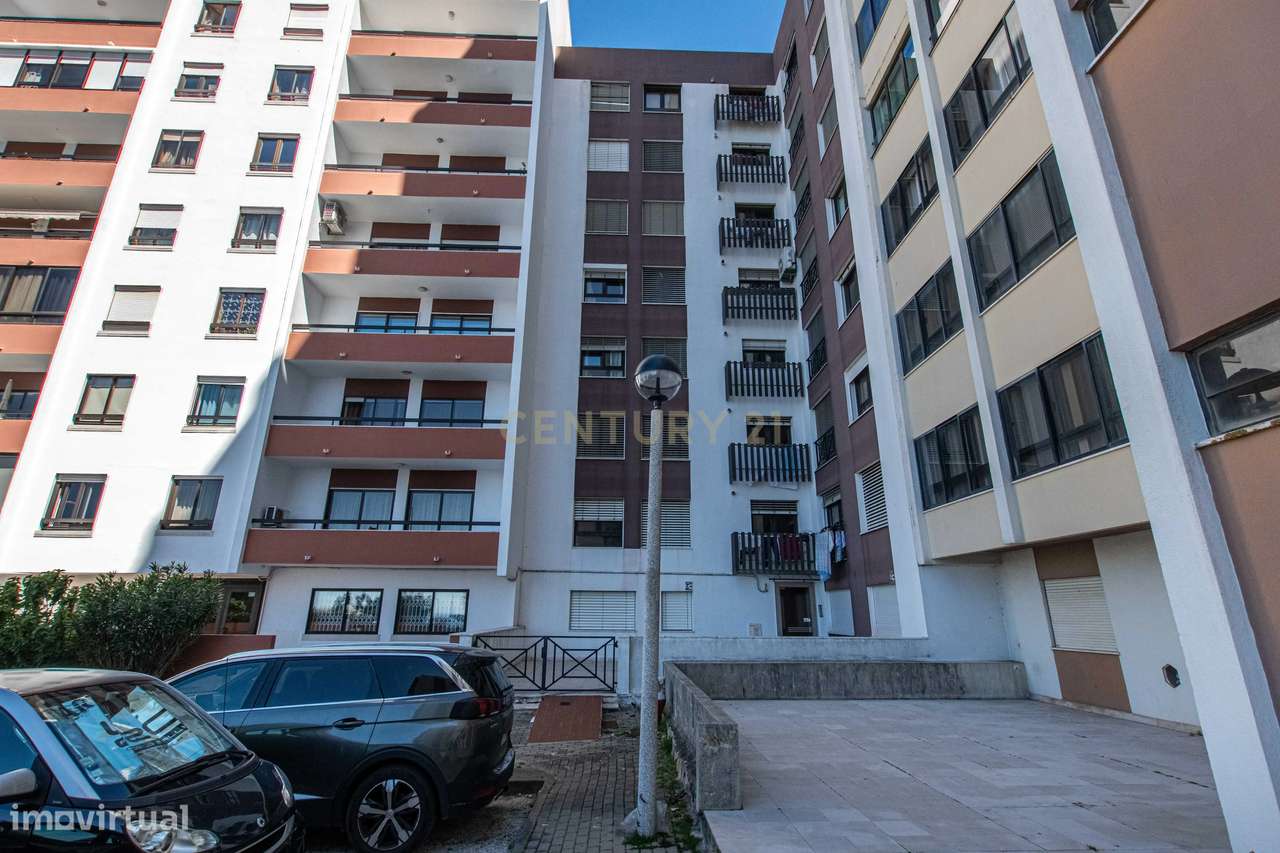 Apartamento T4 em Alfragide, Amadora com Vista para o Rio - Grande imagem: 3/31