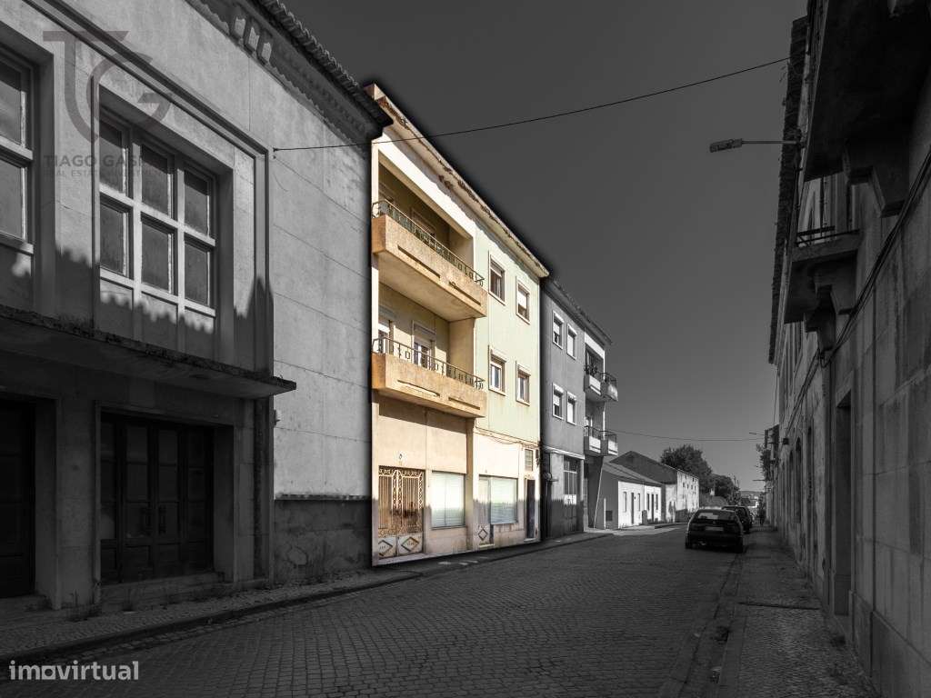 Prédio para reabilitação em Alferrarede - Abrantes - Grande imagem: 2/30