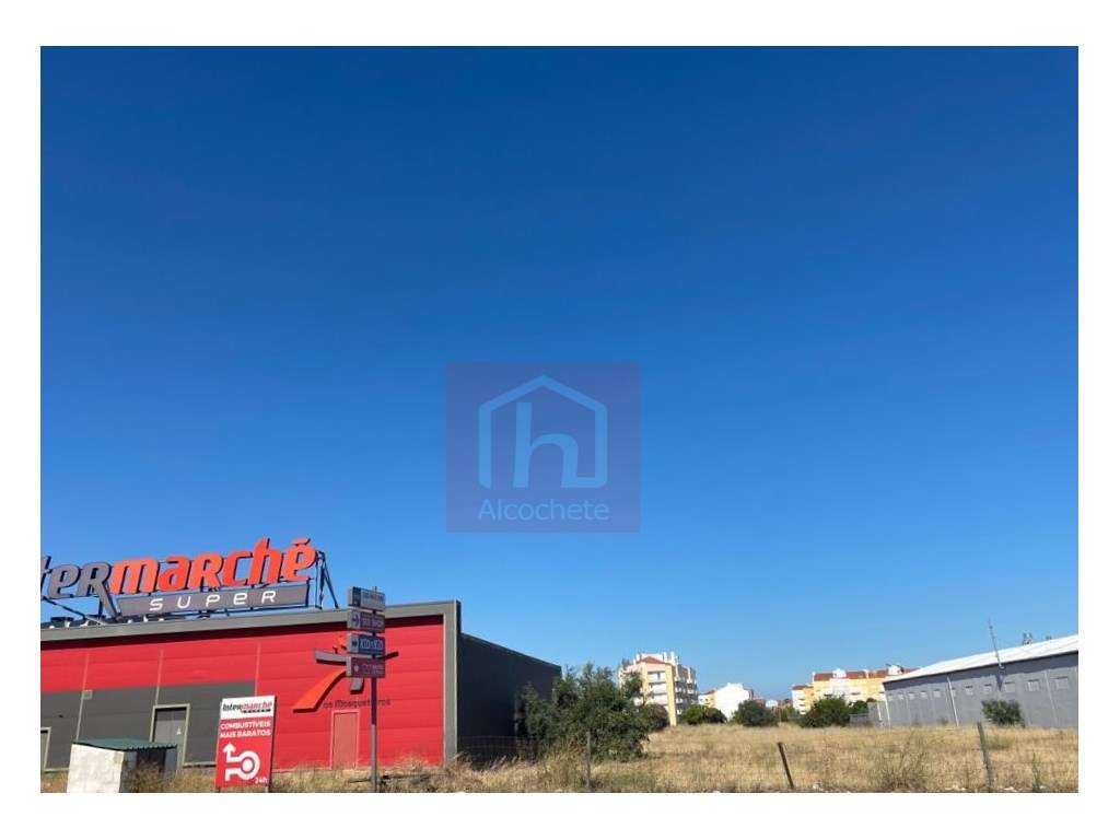 Terreno Misto situado no centro do Montijo com 6400 m2 - Grande imagem: 4/10