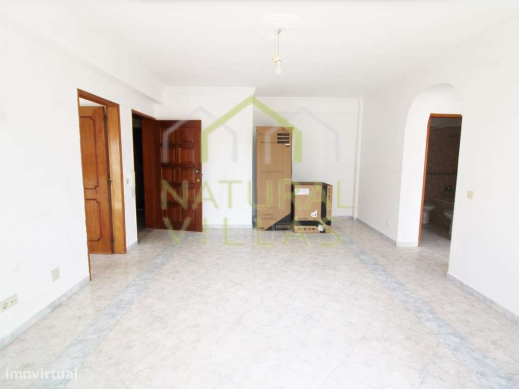 Apartamento T3 Central em Gambelas - Próximo Aeroporto - Grande imagem: 4/11