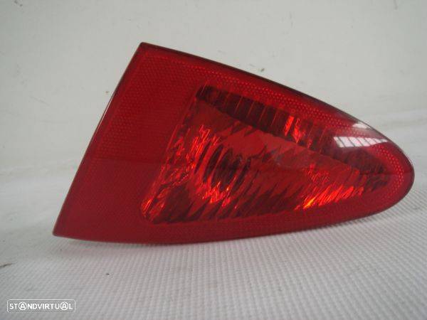 Farolim Stop Tampa Mala Dto Alfa Romeo 147 (937_) - 1