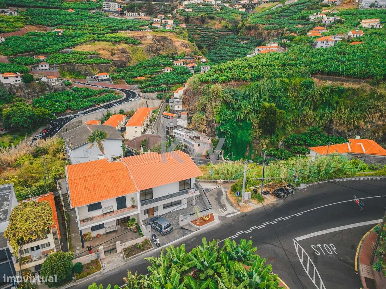 Moradia T3 remodelada, localizada no concelho e e freguesia de Câmara - Grande imagem: 5/60