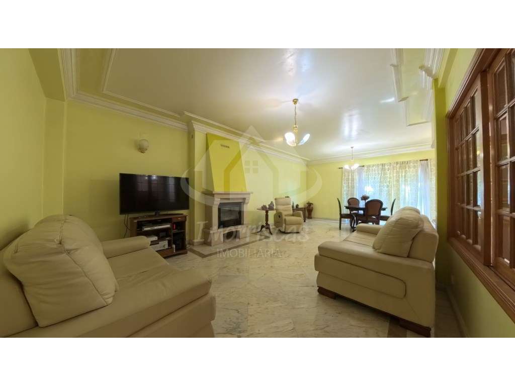 Moradia T5+2 com jardim privativo e piscina em Alcabideche - Grande imagem: 2/40