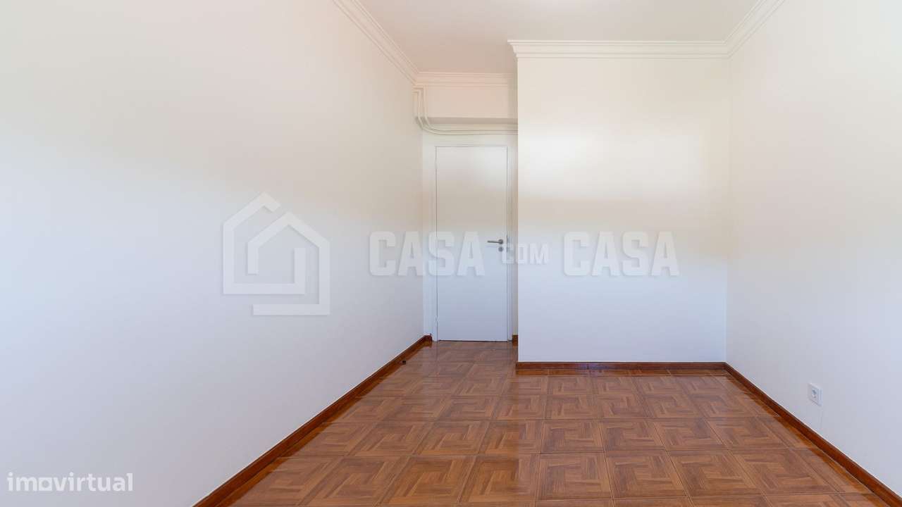 Apartamento T3 no Campo-8
