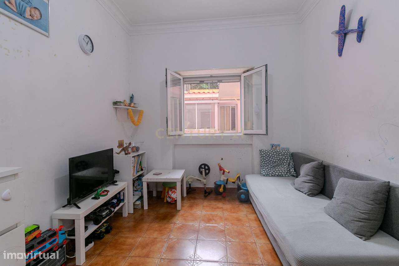 T2+1 com logradouro na Pontinha - Grande imagem: 5/17