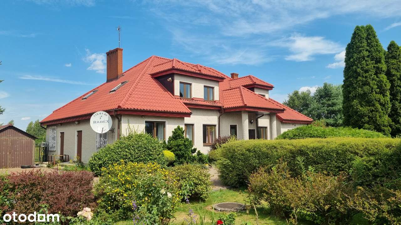 Dom wolnostojący 246m2, 7 pokoi, garaż, działka 1389m2, do remontu - Pełny obrazek: 1/6