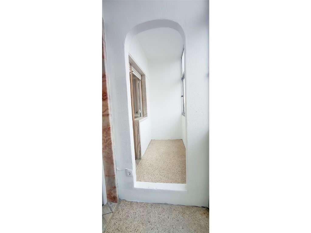 T2 Cacém em zona central perto de transportes-6