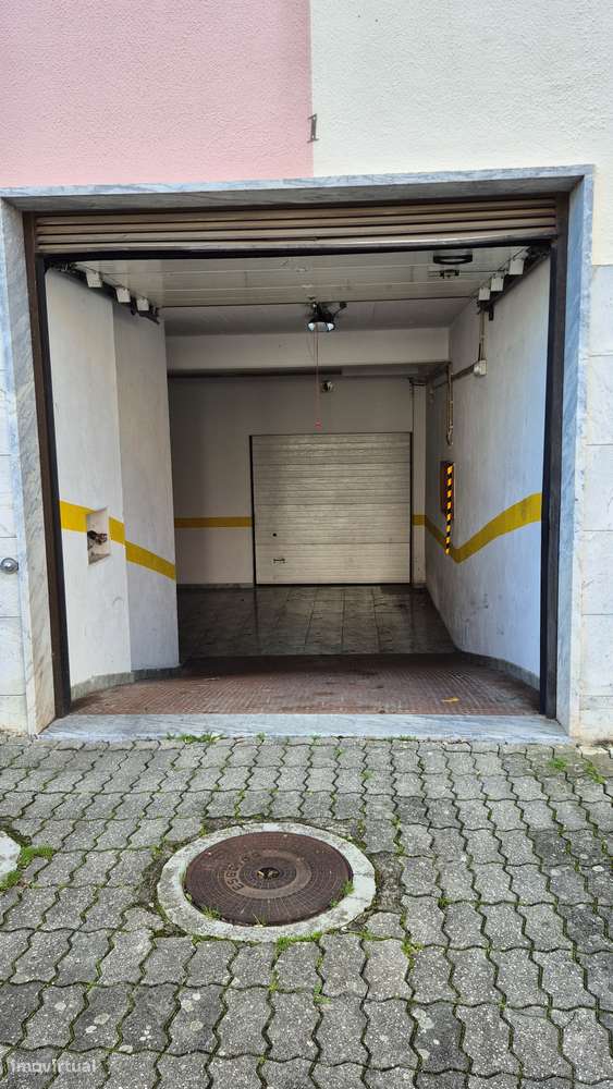 Garagem para Arrendamento em Queluz - Pendão - Grande imagem: 2/7